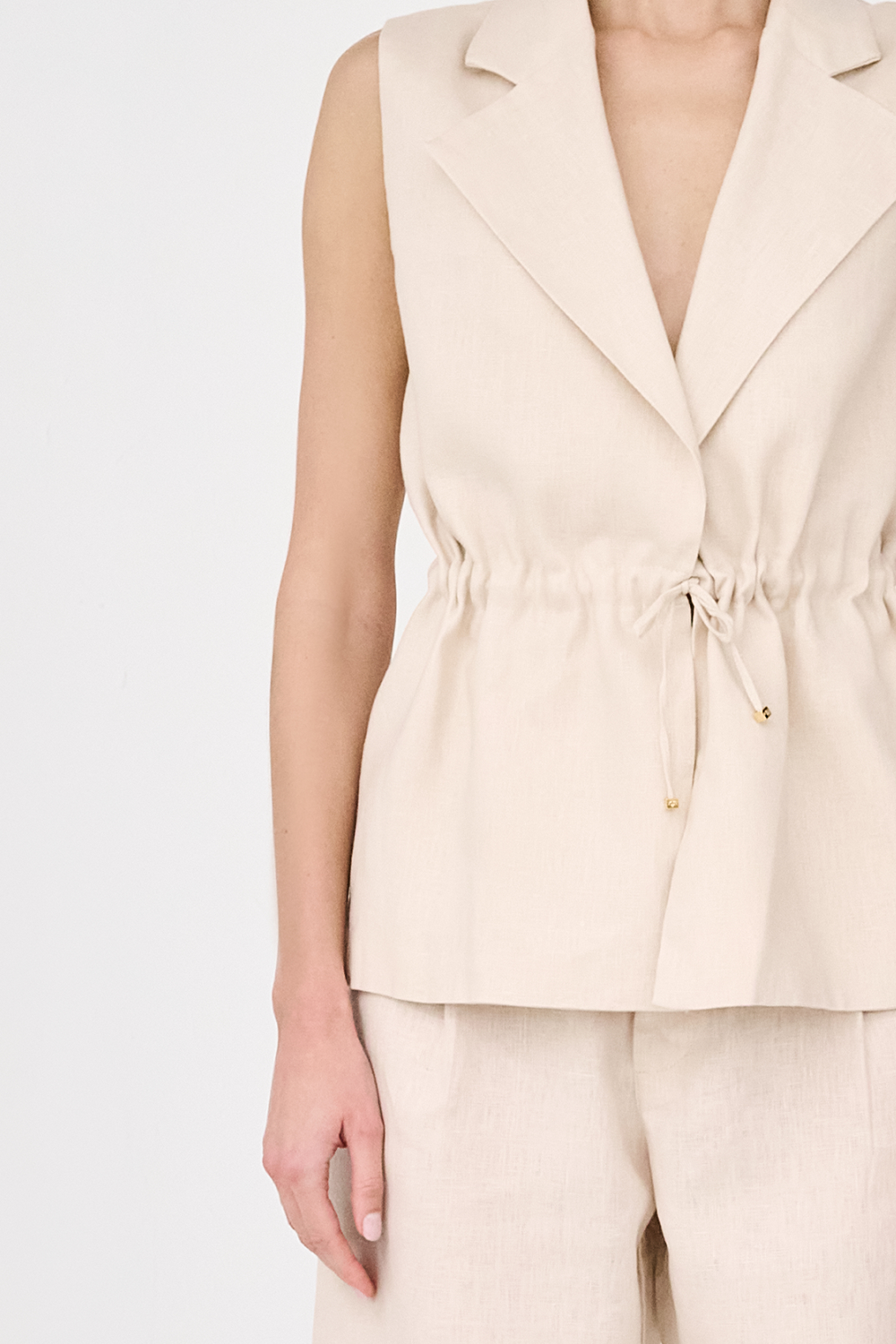 SOL  VEST